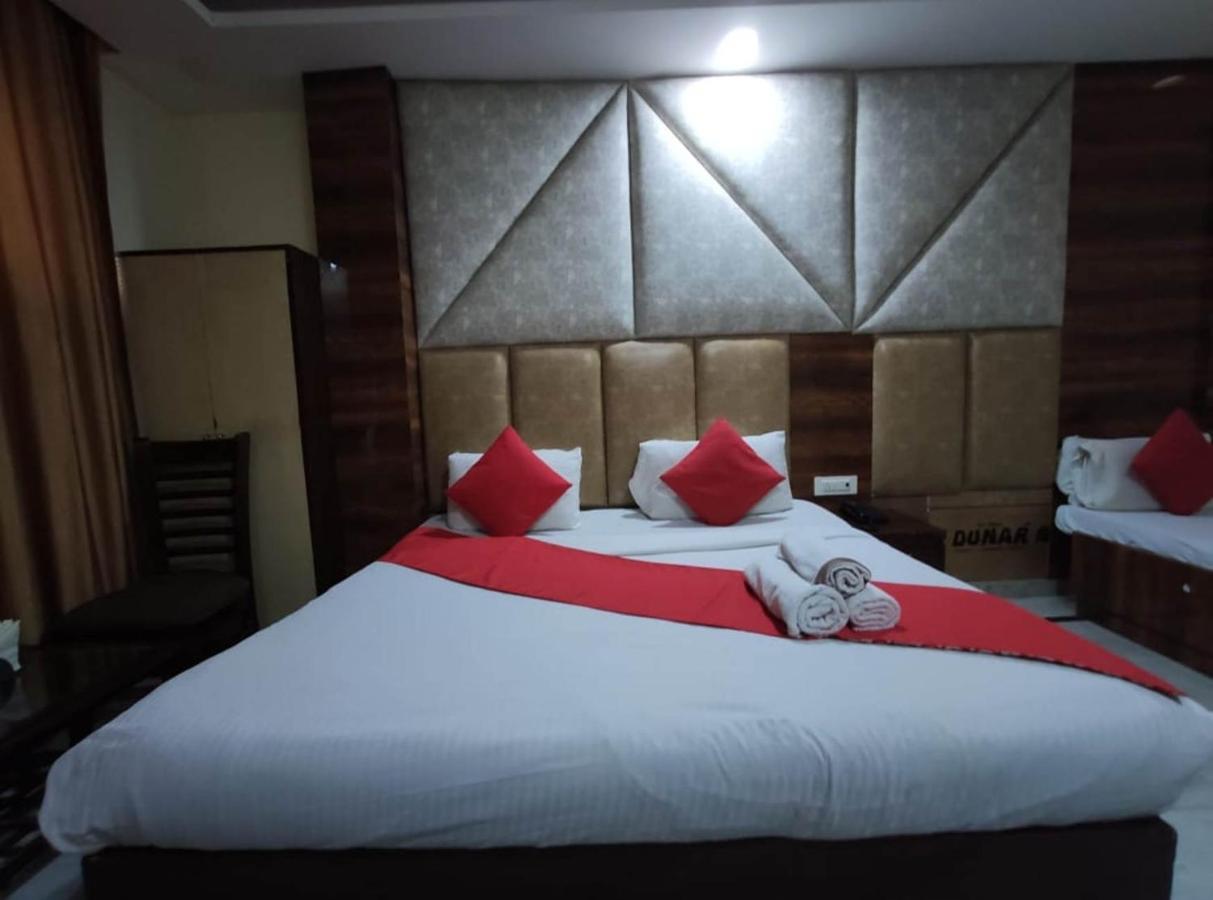 Hotel Clayton Near Igi Airport Delhi Yeni Delhi Dış mekan fotoğraf